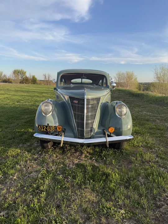 1937 Lincoln Zephyr - Image 2 of 31