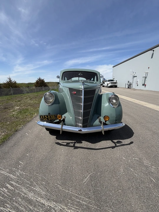 1937 Lincoln Zephyr - Image 22 of 31