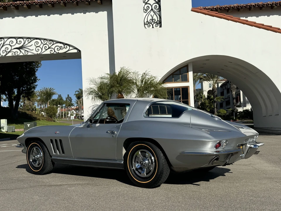 1966 Chevrolet Corvette C2 - Image 27 of 31
