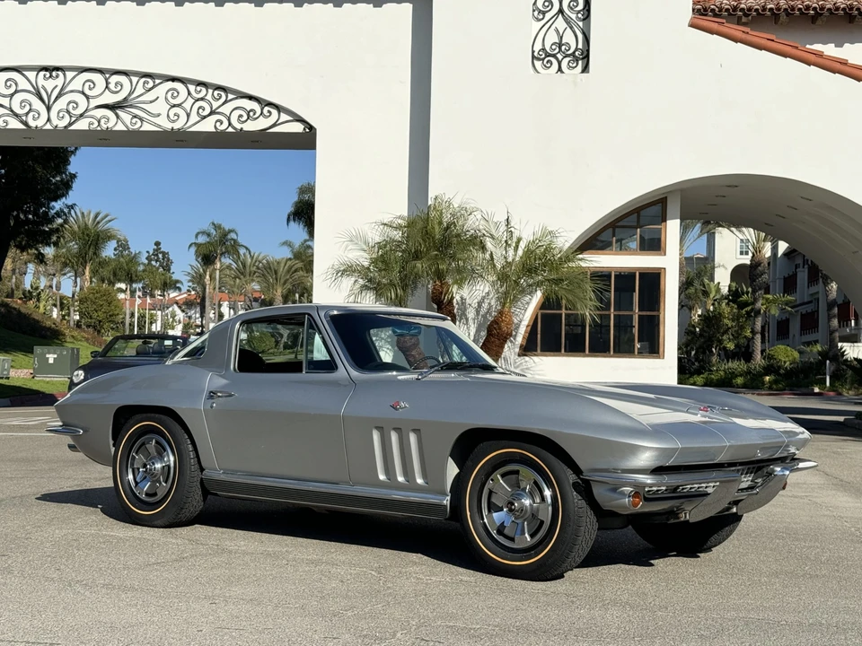 1966 Chevrolet Corvette C2 - Image 3 of 31