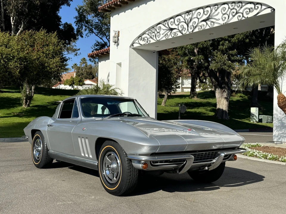 1966 Chevrolet Corvette C2 - Image 5 of 31