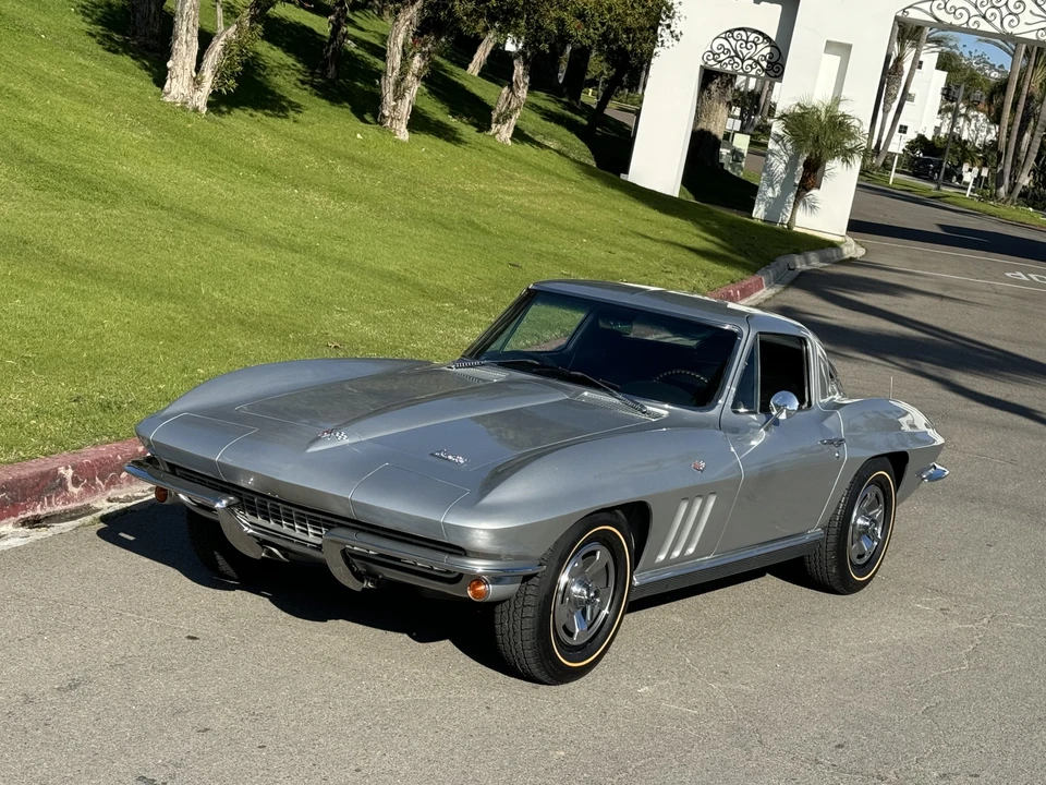 1966 Chevrolet Corvette C2 - Image 19 of 31