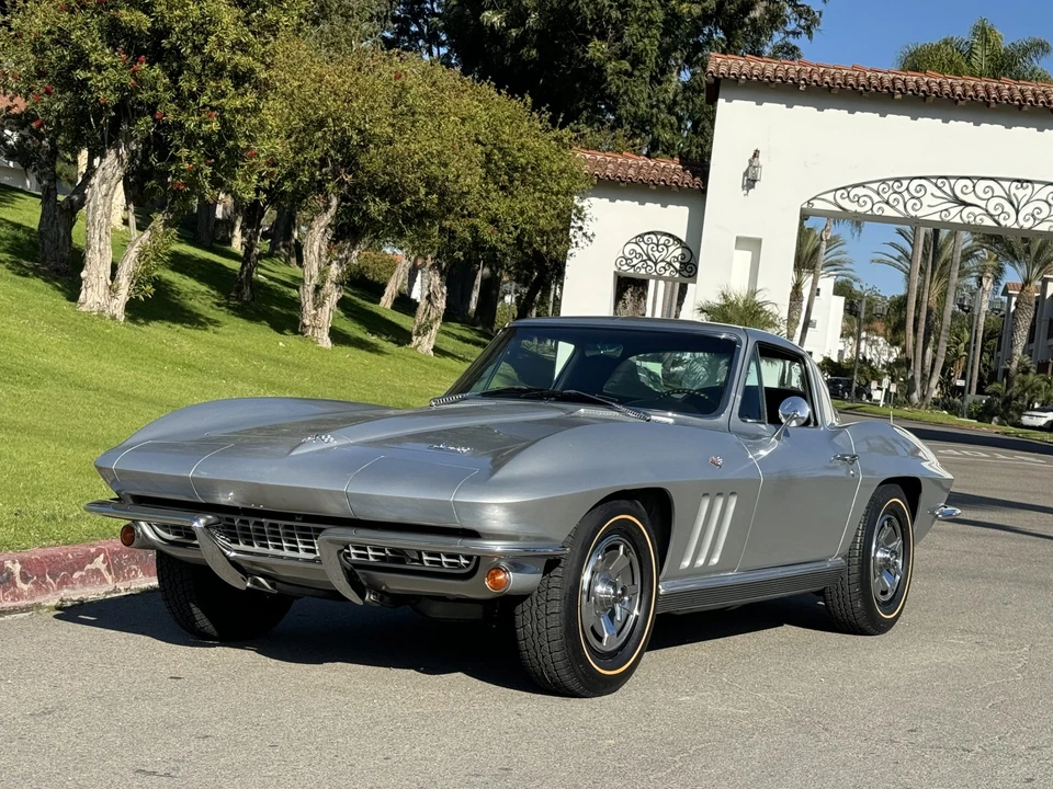 1966 Chevrolet Corvette C2 - Image 17 of 31