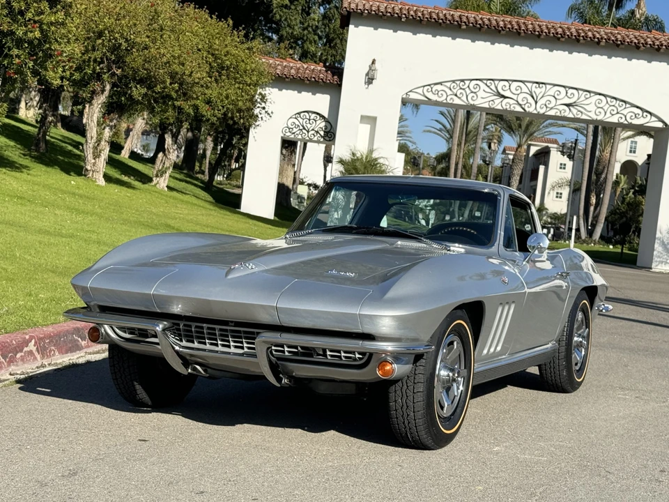 1966 Chevrolet Corvette C2 - Image 16 of 31