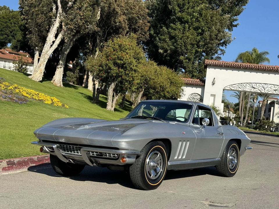 1966 Chevrolet Corvette C2 - Image 18 of 31
