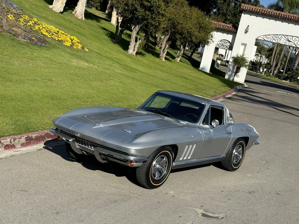 1966 Chevrolet Corvette C2 - Image 20 of 31