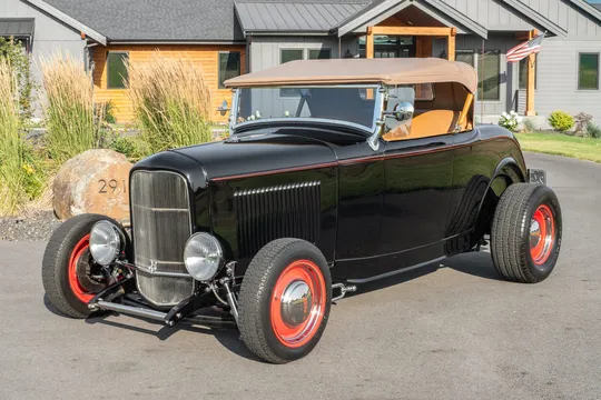 1932 Ford Model 18 & 40 V8 Roadster Highboy