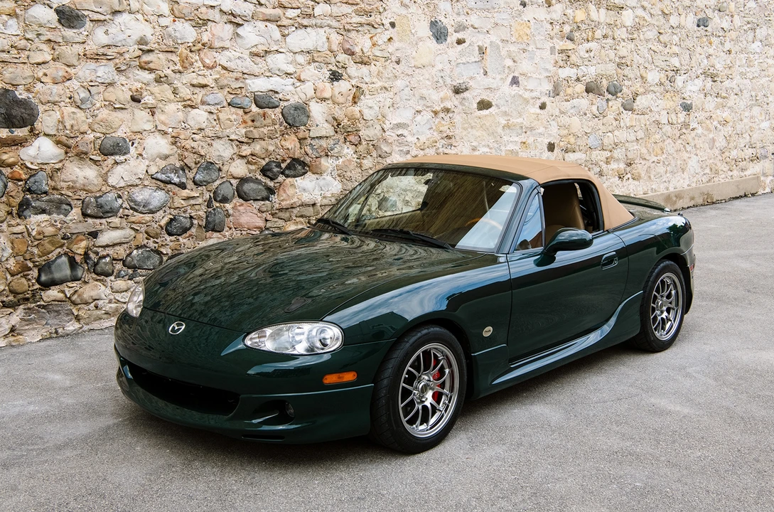 2001 Mazda NB MX-5 Miata - Image 2 of 31