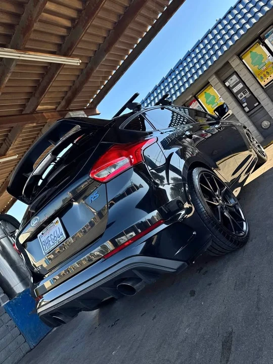 2017 Ford Focus RS 3rd Gen - Image 2 of 11