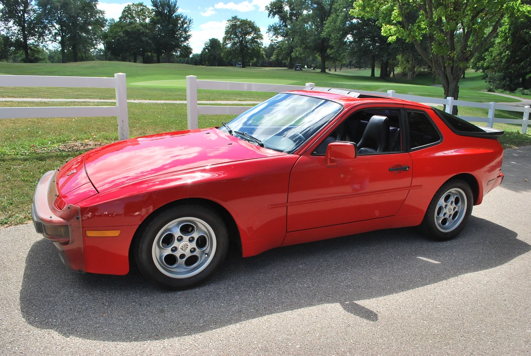 1985 Porsche 944 - Image 3 of 5