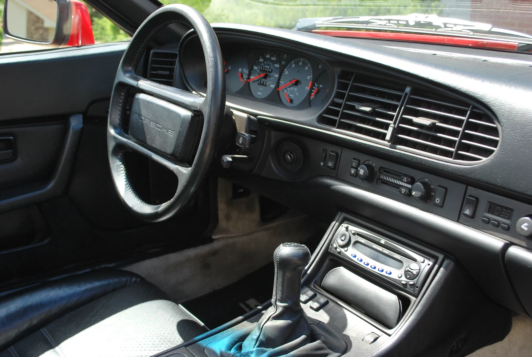 1985 Porsche 944 - Image 4 of 5