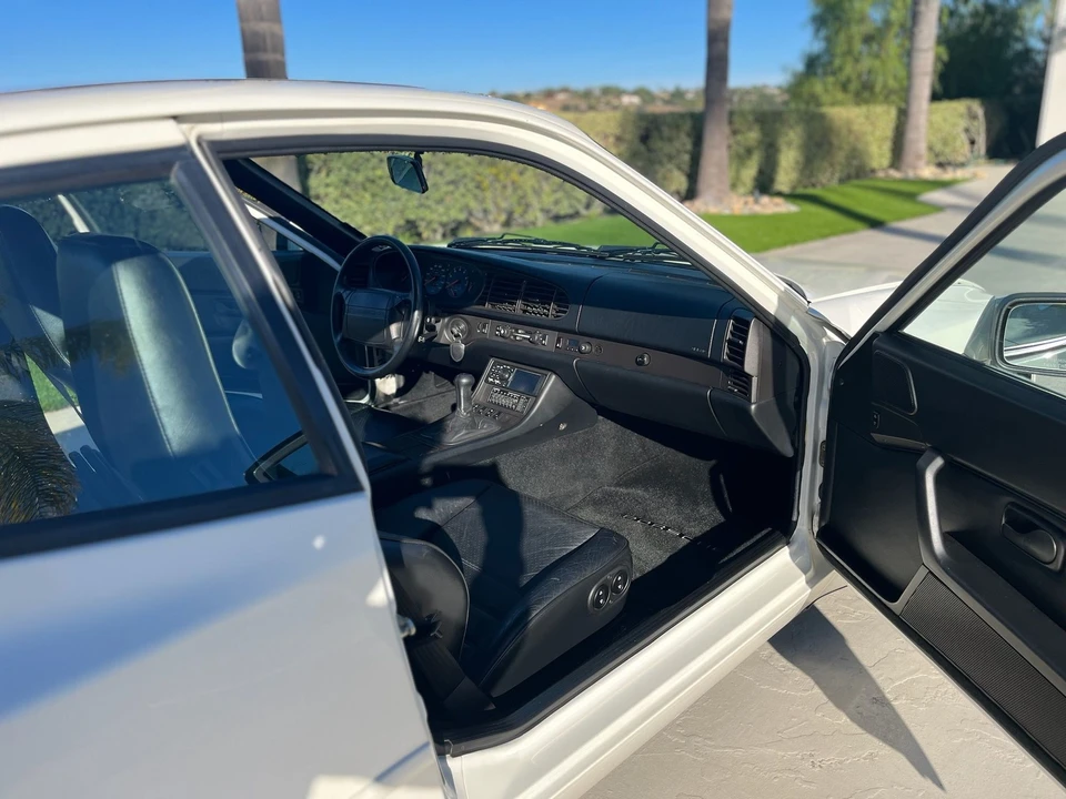 1989 Porsche 944 Turbo - Image 6 of 17