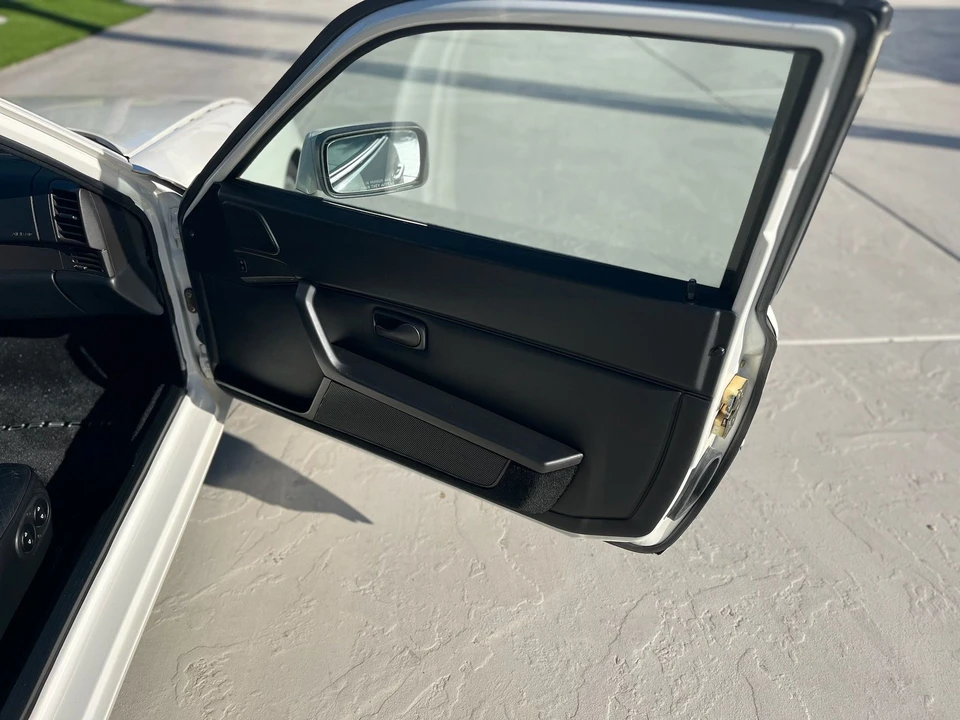 1989 Porsche 944 Turbo - Image 7 of 17