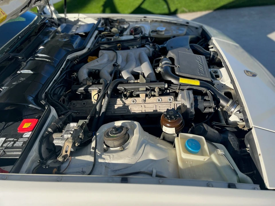 1989 Porsche 944 Turbo - Image 9 of 17