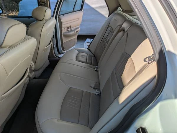 2000 Ford Crown Victoria - Image 10 of 21