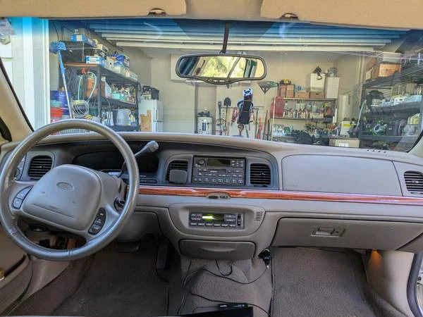 2000 Ford Crown Victoria - Image 6 of 21