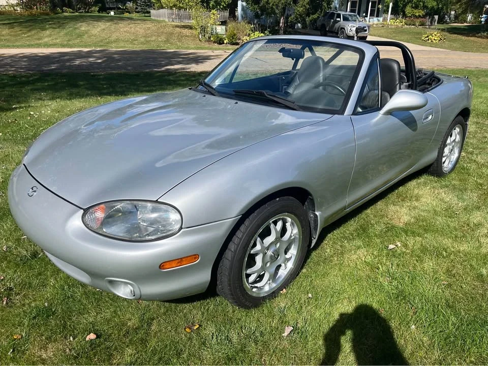 2000 Mazda NB MX-5 Miata - Image 2 of 10