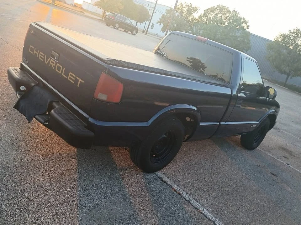 2002 Chevrolet S-10 - Image 6 of 7
