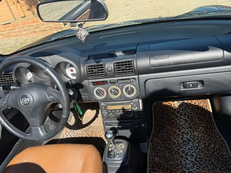 2002 Toyota MR2 Spyder/MR-S - Image 4 of 6