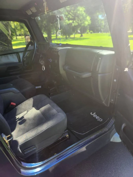 2005 Jeep TJ Wrangler - Image 10 of 11