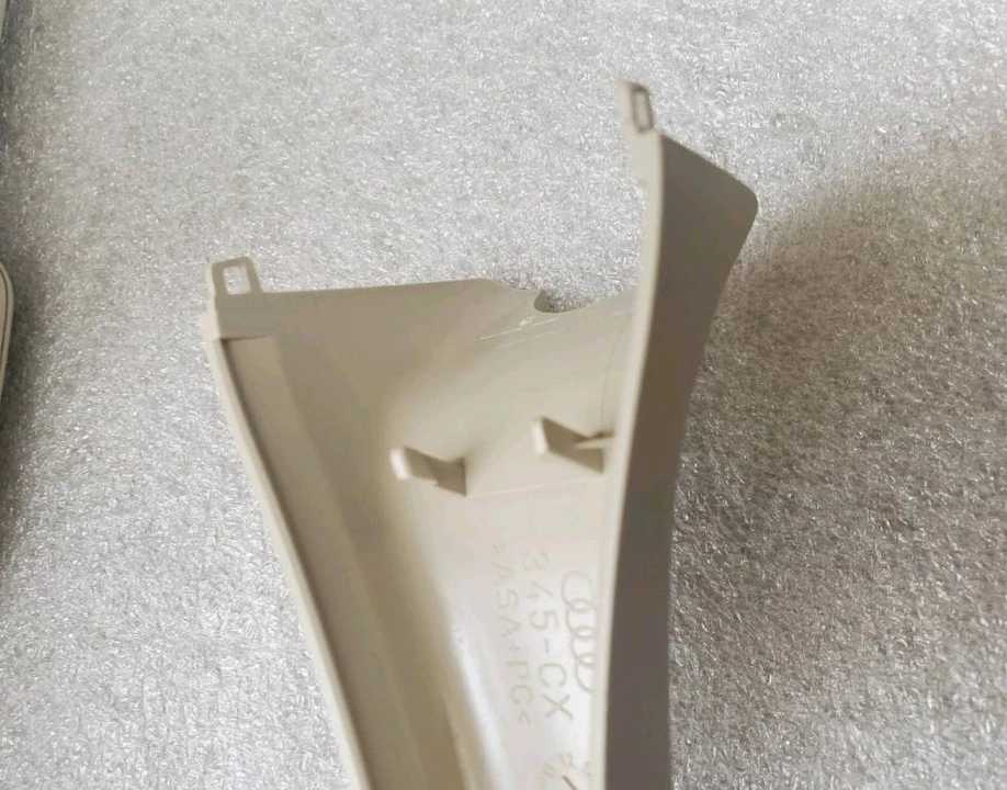2009 Parts & Memorabilia Seats & Interior - Image 3 of 3