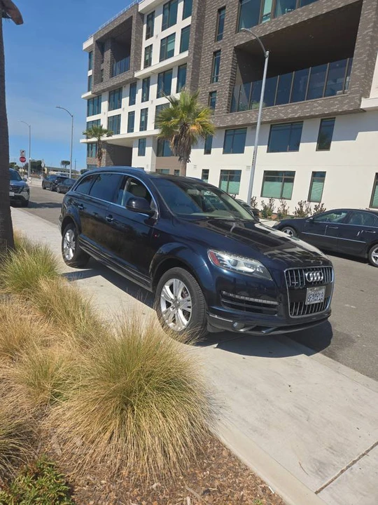 2011 Audi 4L Q7 - Image 2 of 24
