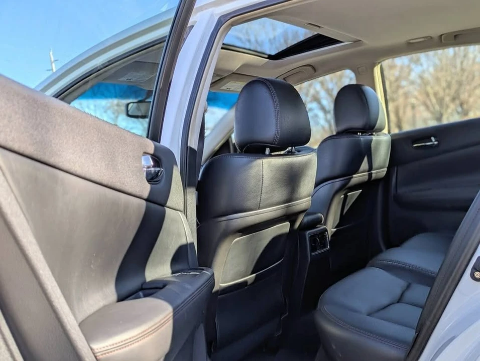 2011 Nissan Maxima 7th Gen - Image 2 of 2