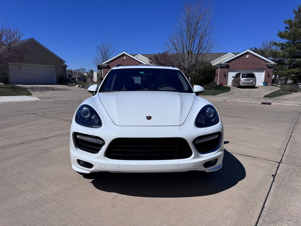 2014 Porsche 958 Cayenne Turbo - Image 2 of 31