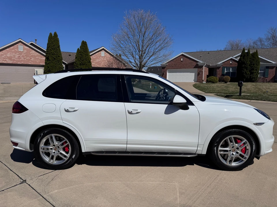 2014 Porsche 958 Cayenne Turbo - Image 9 of 31