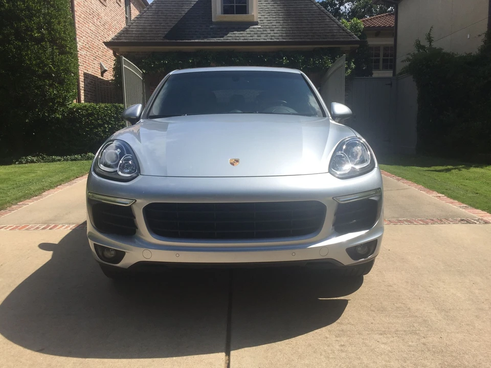 2015 Porsche 958 Cayenne S - Image 2 of 9