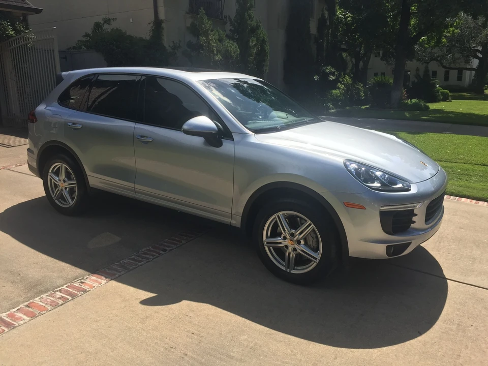 2015 Porsche 958 Cayenne S - Image 3 of 9