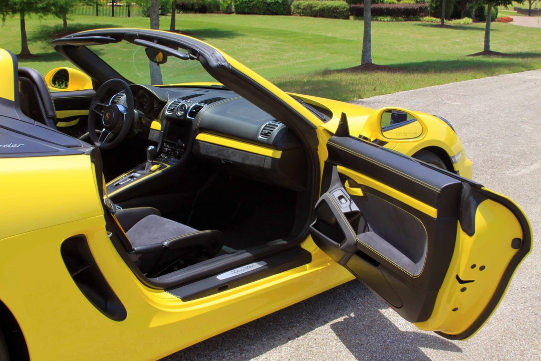 2016 Porsche 981 Boxster Spyder - Image 7 of 21