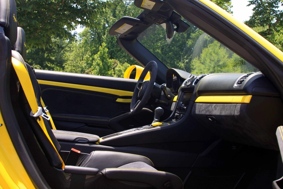 2016 Porsche 981 Boxster Spyder - Image 8 of 21