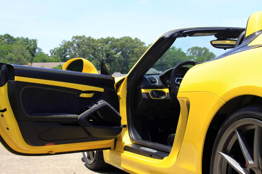 2016 Porsche 981 Boxster Spyder - Image 9 of 21