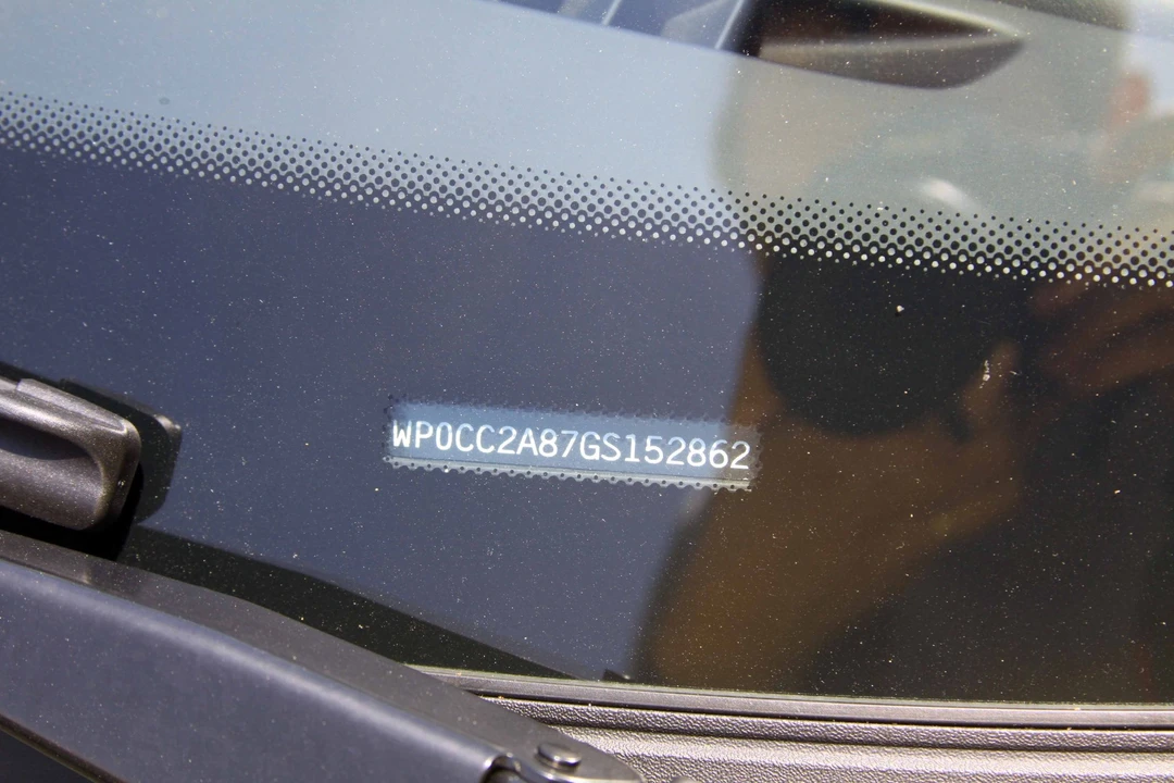 2016 Porsche 981 Boxster Spyder - Image 12 of 21