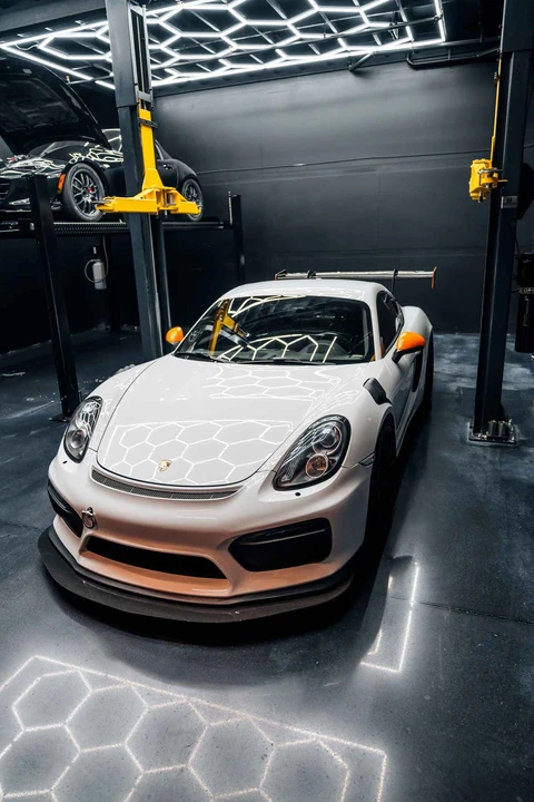 2016 Porsche 981 Cayman - Image 8 of 16