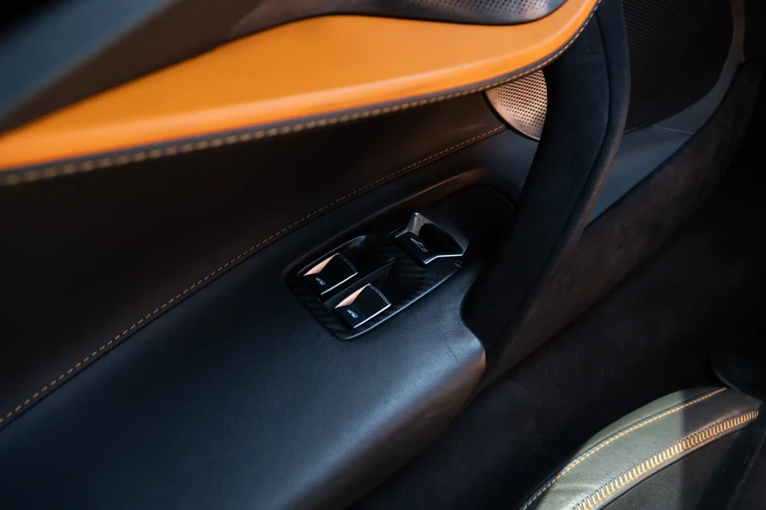 2019 McLaren 720S - Image 27 of 30