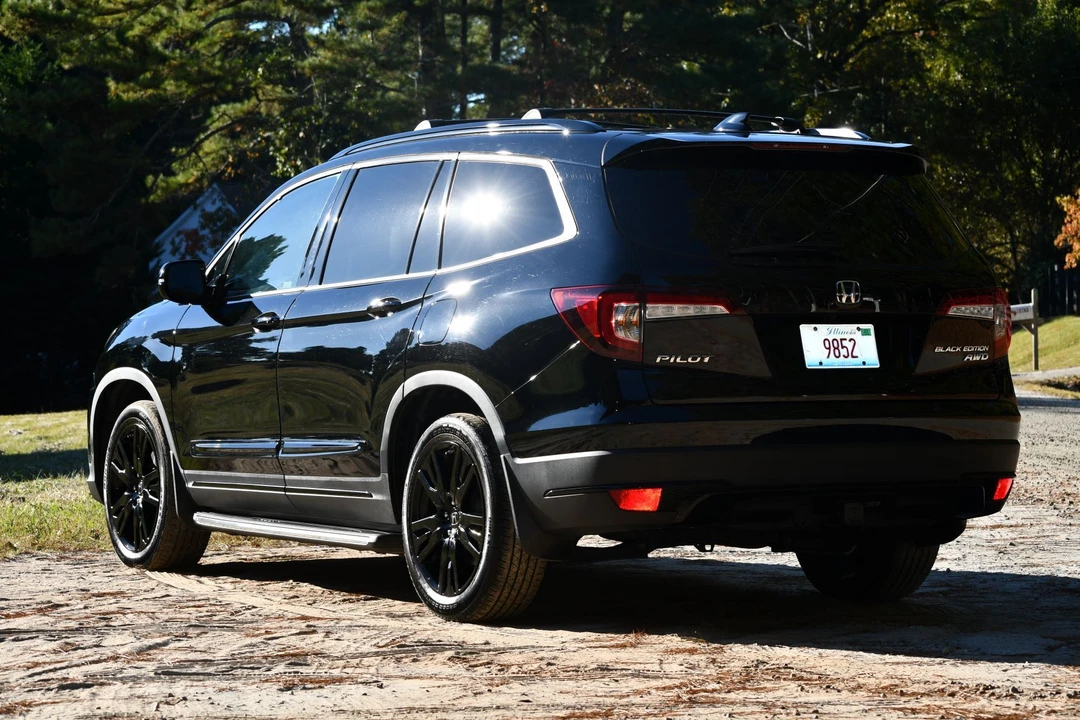 2020 Honda Pilot 3rd Gen - Image 2 of 12