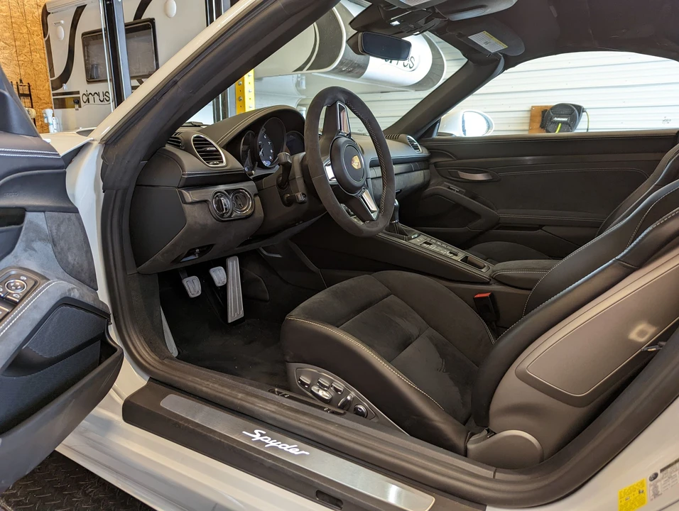 2021 Porsche 718 Boxster Spyder - Image 6 of 17