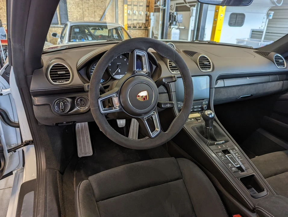 2021 Porsche 718 Boxster Spyder - Image 8 of 17