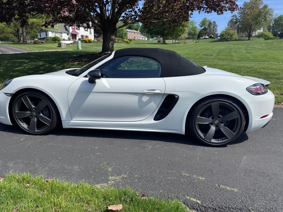 2021 Porsche 718 Boxster T - Image 2 of 9