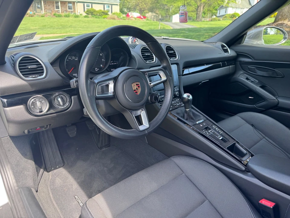 2021 Porsche 718 Boxster T - Image 8 of 9