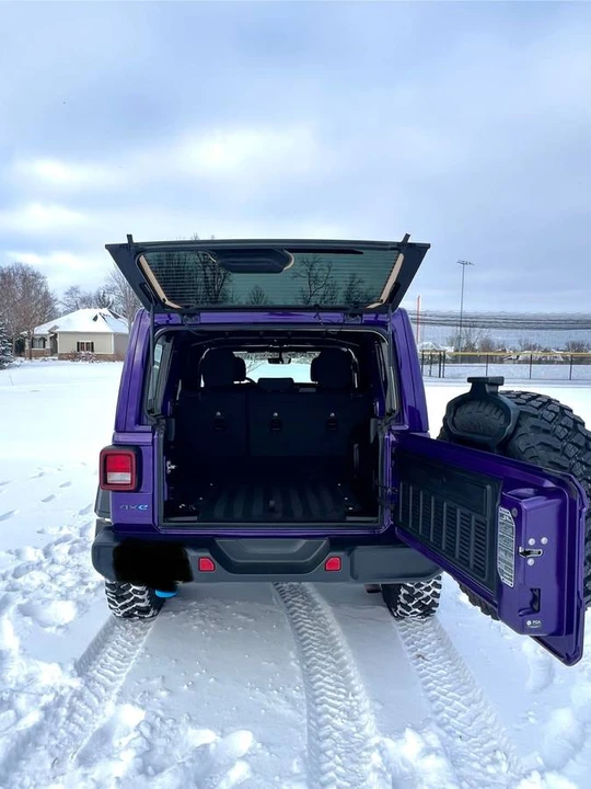 2023 Jeep JL Wrangler - Image 3 of 10