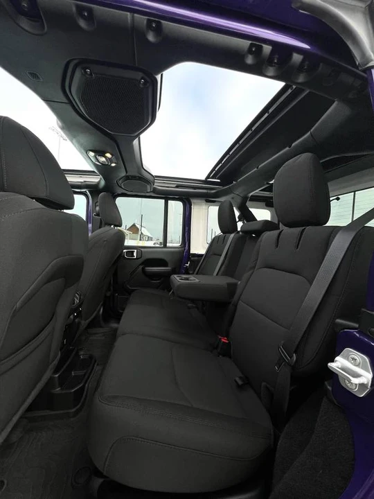 2023 Jeep JL Wrangler - Image 8 of 10