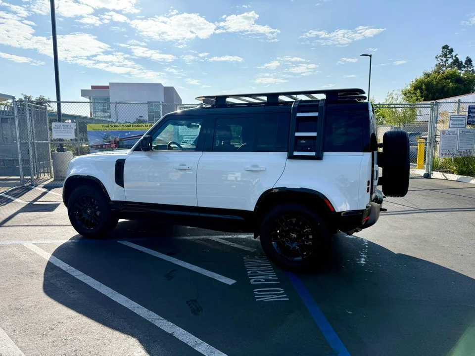 2023 Land Rover Defender L663 - Image 6 of 16