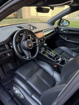2024 Porsche Macan - Image 7 of 8