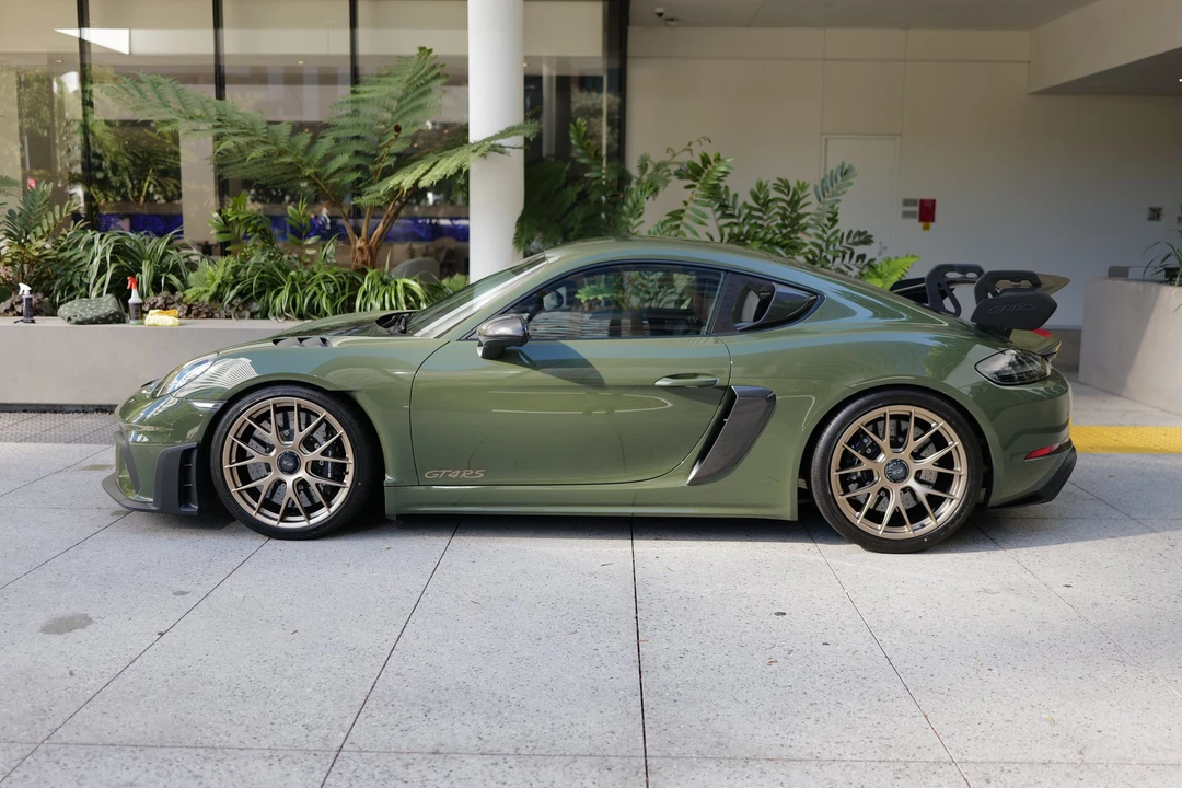 2023 Porsche 718 Cayman GT4 RS - Image 2 of 20