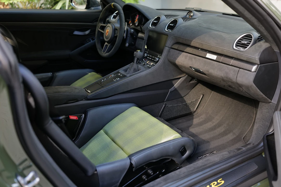 2023 Porsche 718 Cayman GT4 RS - Image 18 of 20