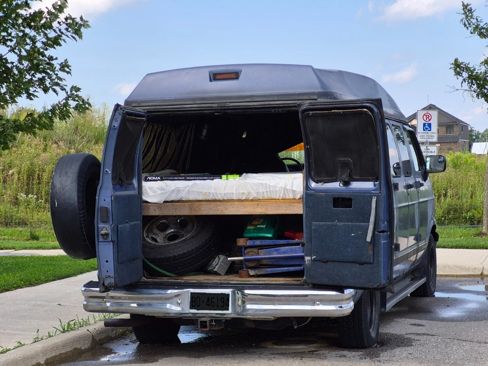 1997 Dodge Ram Van - Image 15 of 24