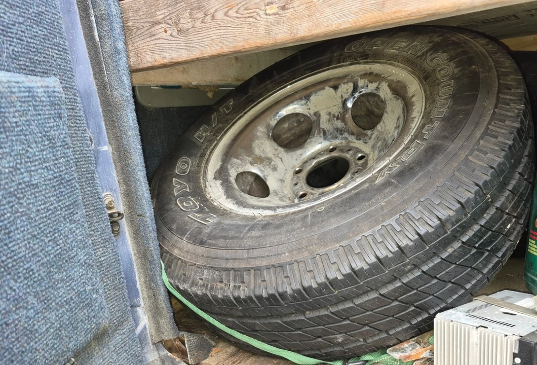 1997 Dodge Ram Van - Image 13 of 24